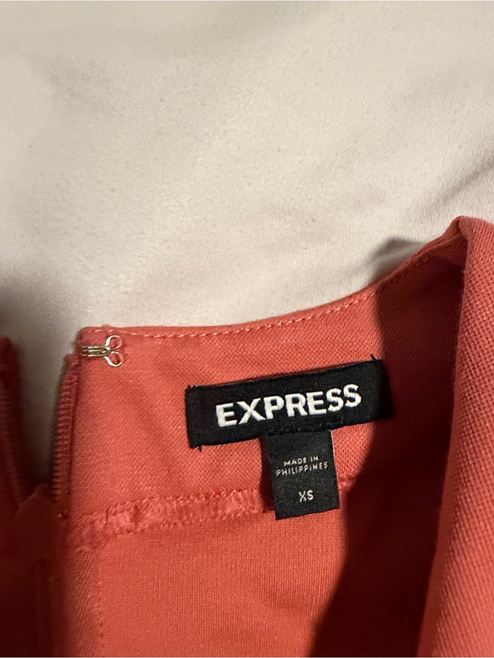 Express short Rompers - Picture 2 of 10